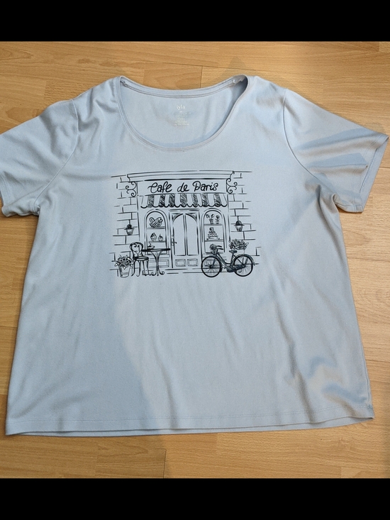 Tops - Cafe de Paris Graphic Tee in Light Blue